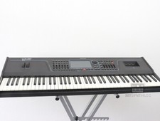 Ketron SD9 - 76 Tasten Workstation Keyboard + 2 Jahre Gewährleistung