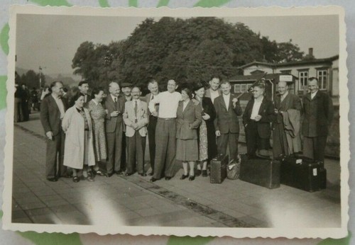 Foto bahnhof menschen koffer - bahnhof,