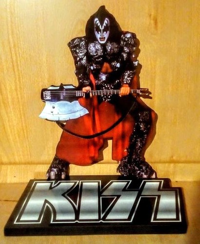 Kiss gene simmons - gene,