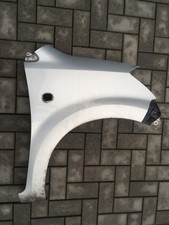 Daihatsu Sirion M3 (05-13) : Kotflügel vorne rechts Champagne gold opal met. T17