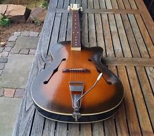 132.  DEFIL Schlaggitarre 