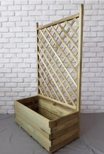 Blumenkasten mit Rankgitter