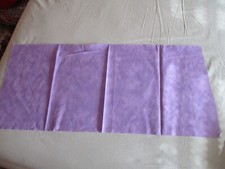 schöner lila Stoffrest Batik