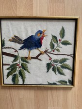 altes Stickbild Vogel Winter