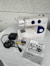 Nähmaschine weiß mit Zubehör