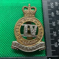 Original Britische Armee Queen's Own Husaren Regiment Kappe Abzeichen