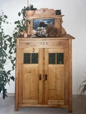 Vertiko mit Buntem Antikglas, 1930er Jahre