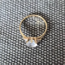 Goldring (585) mit Weißtopas