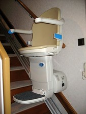 Personenlift Senioren Fahrstuhl Haus Lift Treppenlift Sitzlift Behindertenlift 