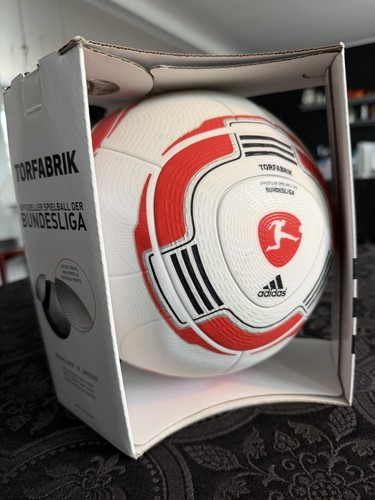 Adidas torfabrik 2010 - adidas,