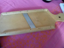Gemüsehobel---GURKENSCHNEIDER--- Holz  aus dem 60 Vintage