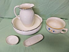 Gut erhaltene alte Waschschüssel mit Krug,Seifenschale,Kammablage +Nachttopf