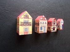 Ü-Ei - " Unsere kleine Stadt " ... 1993/98 ... Hotel(Balkon-Gitter)/Bücher/Fachw