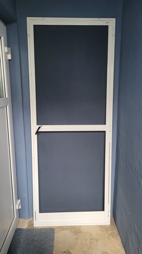 Fliegengitter-Schwingtür