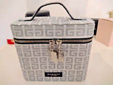 Givenchy Beauty Bag Silber