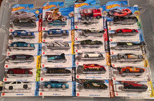 Hot Wheels Konvolut 24 Stück 2024 + 2025, leichte Defekte Karton SET 1