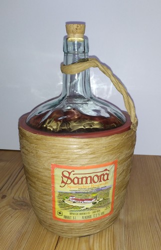 Antiker weinballon viresa mit - viresa,