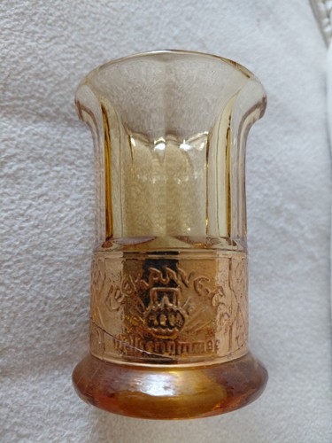 Bernsteinfarbiger