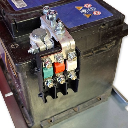 Batteriepolklemme plus fach - plus, 3-fach
