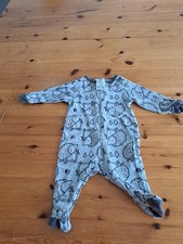 Baby Strampler Neugeborenes