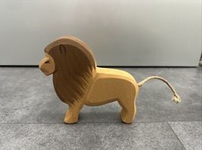 Ostheimer  Löwe aus Holz Holzspielzeug Tierfiguren Arche Noah Kinderspielzeug