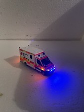 RTW 1:87 Mercedes Rotes Kreuz beleuchtet/- mit Beleuchtung