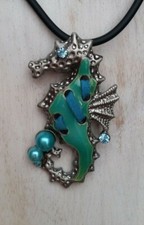 Halskette Anhänger Seepferdchen 6 cm silberfarben türkisgrün Mode-Perle K 167