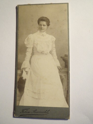 Stehende junge frau kleid - frau,
