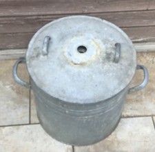 großer alter Zinktopf