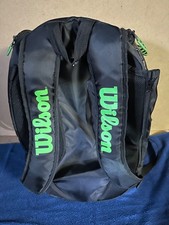 Wilson Tennis Rucksack Junior Schwarz mit Neongrüner Schrift und extra Schuhfach