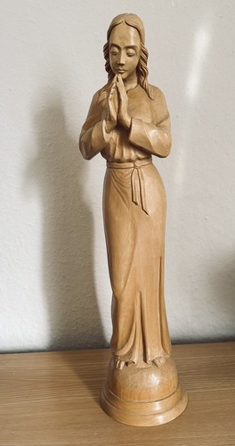 Große feine handgeschnitzte