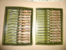 WMF Burgund 12 Tafelgabeln und 12 Tafelmesser – unbenutzt – anscahuen