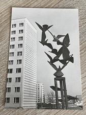 alte seltene AK Halle Neustadt - Bronzeplastik Taubenflug ungelaufen