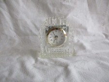 JT 1688 Quartz Miniatur Tischuhr aus Glas