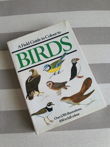 Field guide colour - a, in