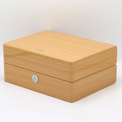 Omega uhrenbox aus - omega,