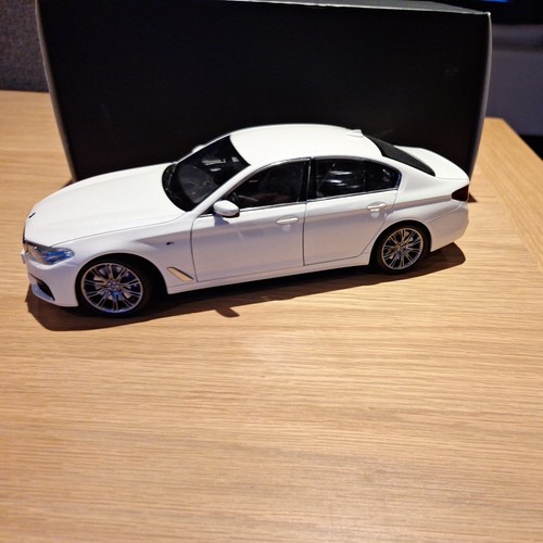 Kyosho maßstab bmw g30 - kyosho,