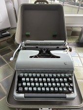 Reiseschreibmaschine