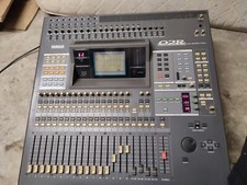 Yamaha 02R V2 Digitalmischpult 24/8/2