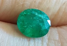 Natürlicher ovaler Smaragd im