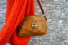 ETIENNE AIGNER DAMEN ECHT LEDER SCHULTER HAND TASCHE GOLDLOGO NIETEN CAMEL