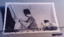 Altes Foto Frau in kurzen