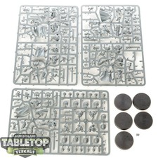 Black Templars - 5 x Black Templars Sword Brethren - im Gussrahmen