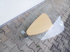 Cautchtisch Metallbeine mit Glasplatte und Funierholz Ablage 117x69x44cm