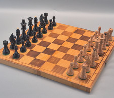 Schachspiel Holzschachbrett Holzschachfiguren glänzend lackiert guter Zustand