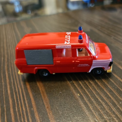 Praline revell ford transit - praline/revell,,