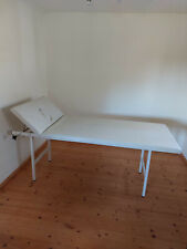 Praxisliege weiß, Höhe 76cm, Länge 195 cm, Breite 78 cm, Aussparung am Kopfende