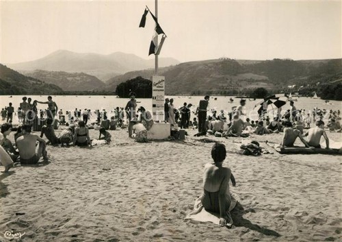 Murol plage lac chambon - au,