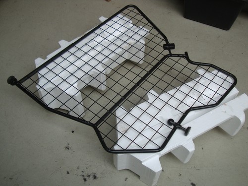 Trenngitter metall hinter - trenngitter,