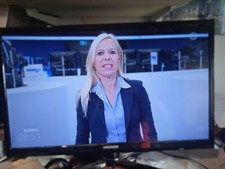 medion md21340 LCD Fernseher 60cm gebraucht ohne fb